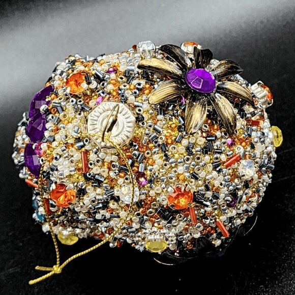 Sugar Skull Ornament Pier 1 Rhinestone Beaded Sequins Retired Halloween Gold v1 - Picture 8 of 10